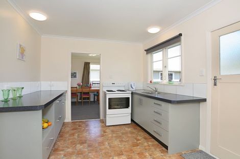 Photo of property in 4 Newcastle Street, Hokowhitu, Palmerston North, 4410