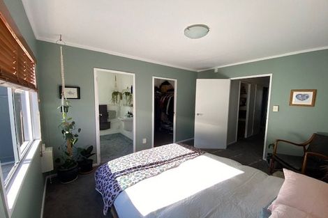 Photo of property in 3 Kelvin Grove, Te Aro, Wellington, 6011