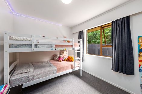 Photo of property in 2/201 Henderson Valley Road, Henderson, Auckland, 0612