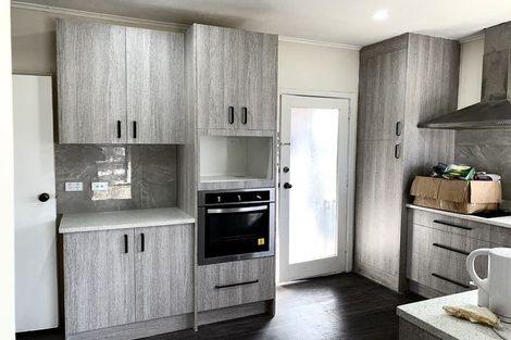 Photo of property in 5 White Swan Road, Mount Roskill, Auckland, 1041