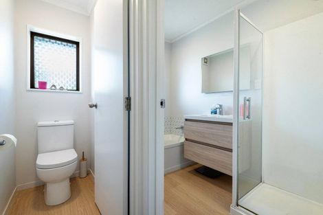 Photo of property in 23b Thorburn Avenue, Red Beach, 0932