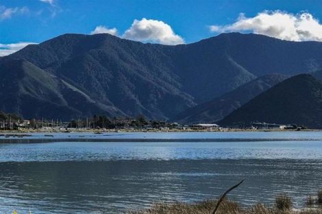 Photo of property in 127 Queen Charlotte Drive, Havelock, Picton, 7281