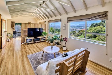 Photo of property in 1/102 Sutherland Road, Melrose, Wellington, 6023