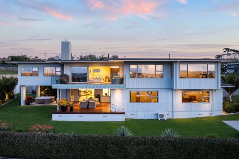 Photo of property in 51 Moffat Road, Red Beach, 0932