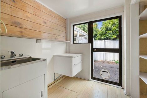Photo of property in 2/160 Bucklands Beach Road, Bucklands Beach, Auckland, 2012