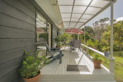 Photo of property in 10a Parkland Place, Whitianga, 3510