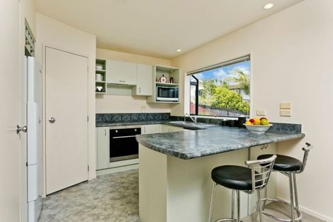 Photo of property in 2/19 Sapphire Place, Bayview, Auckland, 0629