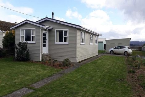 Photo of property in 25 Main Road, Tuatapere, 9620