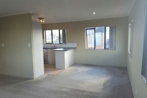 Photo of property in 14 Gordon Stanley Drive, Massey, Auckland, 0614