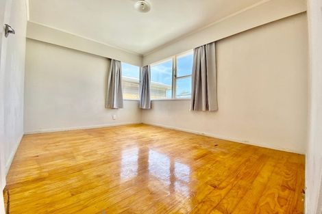 Photo of property in 15 Addington Avenue, Manurewa, Auckland, 2102