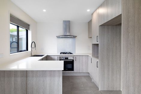 Photo of property in 33 Miromiro Street, Broomfield, Christchurch, 8042