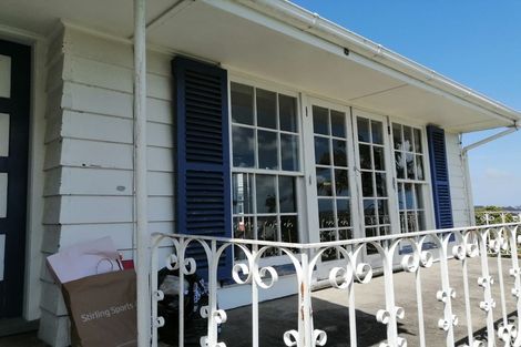Photo of property in 8 Lewis Road, Pakuranga, Auckland, 2010