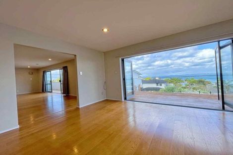 Photo of property in 1/17 Hyde Road, Rothesay Bay, Auckland, 0630