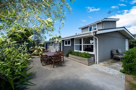 Photo of property in 72 Beach Road, Haumoana, 4102