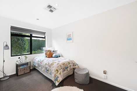 Photo of property in 16 Hampshire Court, Flagstaff, Hamilton, 3210