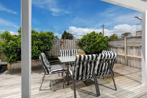 Photo of property in 5/103 Swanson Road, Henderson, Auckland, 0610