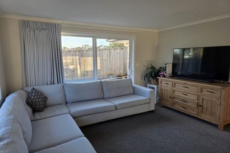 Photo of property in 8 Ratahi Way, Omokoroa, 3114