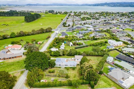 Photo of property in 17 Pyle Road West, One Tree Point, 0118