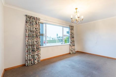 Photo of property in 3 Nelson Street, Dannevirke, 4930