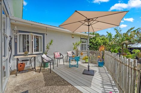 Photo of property in 5 Berridge Road, Muriwai, 0881