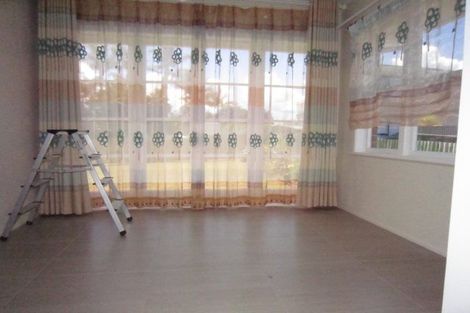 Photo of property in 206 Edmonton Road, Te Atatu South, Auckland, 0610