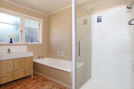 Photo of property in 4 Newcastle Street, Hokowhitu, Palmerston North, 4410