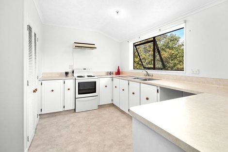 Photo of property in 6 Wingfield Place, Churton Park, Wellington, 6037