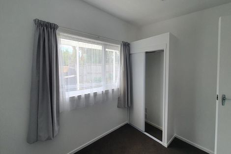 Photo of property in 4/176 Henderson Valley Road, Henderson, Auckland, 0612