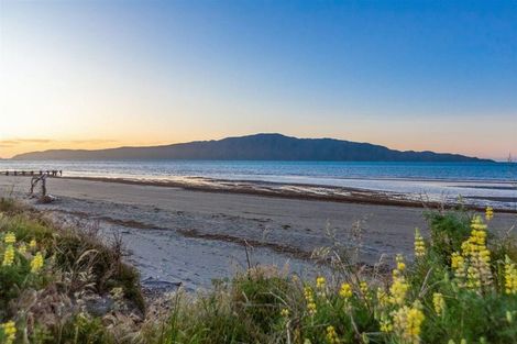 Photo of property in 249 Manly Street, Paraparaumu Beach, Paraparaumu, 5032