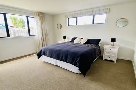Photo of property in 8 Warbler Lane, Albert Town, Wanaka, 9305