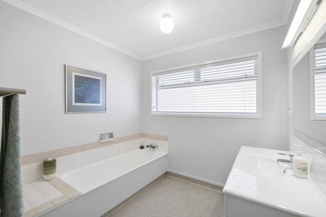 Photo of property in 128 Pendarves Street, New Plymouth, 4312