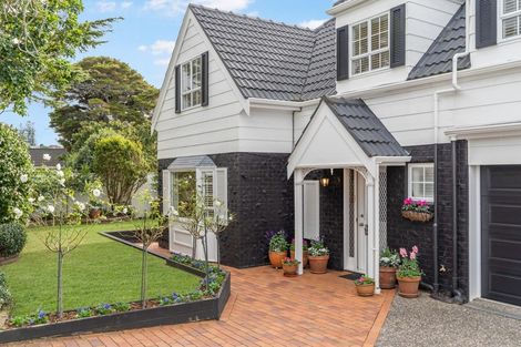 Photo of property in 25a Milford Road, Milford, Auckland, 0620