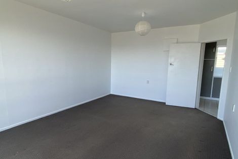 Photo of property in Bryon Court Flats, 25 Apuka Street, Brooklyn, Wellington, 6021