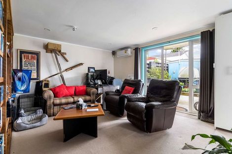 Photo of property in 71 Sikkim Crescent, Clover Park, Auckland, 2019