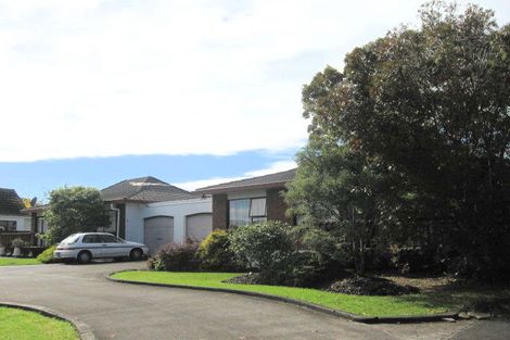Photo of property in 2/54 Aviemore Drive, Highland Park, Auckland, 2010