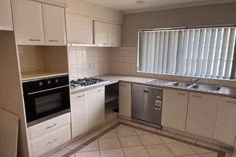 Photo of property in 1 Claremont Way, East Tamaki Heights, Auckland, 2016