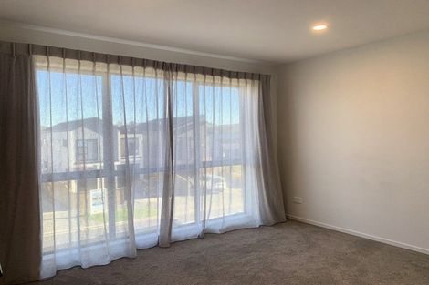 Photo of property in 115 Waekahu Road, Westgate, 0814