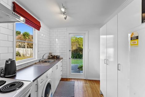 Photo of property in 37 Waimea Road, Waikanae Beach, Waikanae, 5036