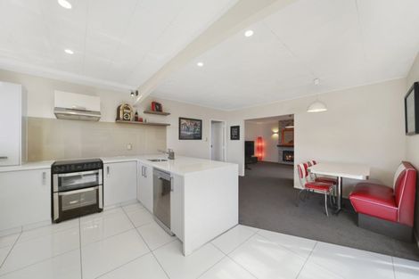 Photo of property in 13 Bradbury Road, Botany Downs, Auckland, 2010