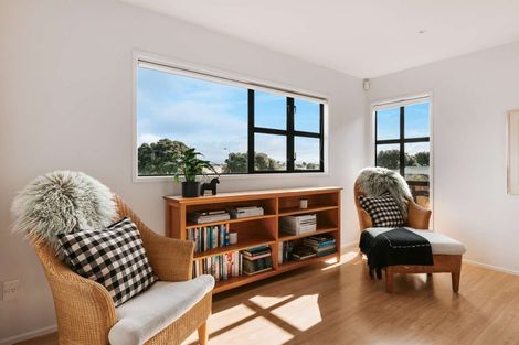 Photo of property in 21a Sunbrae Grove, Mount Maunganui, 3116