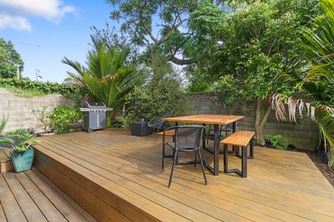 Photo of property in 3/80 Onewa Road, Northcote Point, Auckland, 0627