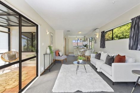 Photo of property in 5 Kilgour Way, Crofton Downs, Wellington, 6035