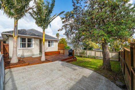 Photo of property in 1/62 Roberts Road, Glenfield, Auckland, 0629