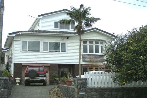 Photo of property in 8 Belle Vue Avenue, Northcote Point, Auckland, 0627