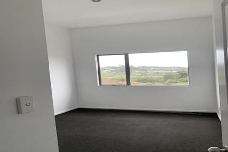 Photo of property in 25/3 Hulme Place, Henderson, Auckland, 0612