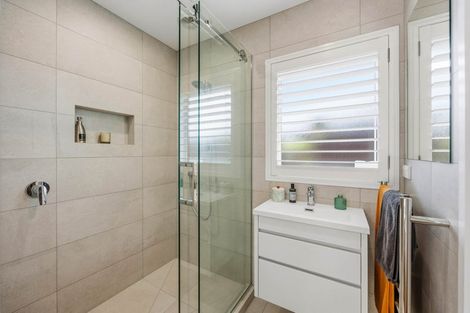 Photo of property in 3 Pounamu Place, Shelly Park, Auckland, 2014