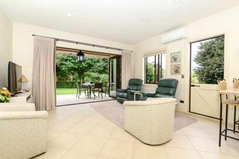 Photo of property in 35 The Esplanade, Huntington, Hamilton, 3210