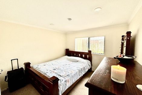 Photo of property in 37 Nicholas Gibbons Drive, Clendon Park, Auckland, 2103