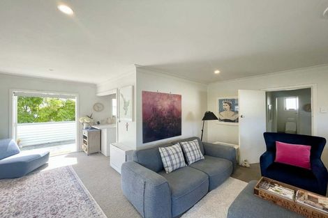 Photo of property in 57 Paynters Avenue, Strandon, New Plymouth, 4312