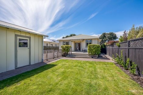 Photo of property in 38 Saint Ronans Avenue, Waterloo, Lower Hutt, 5011
